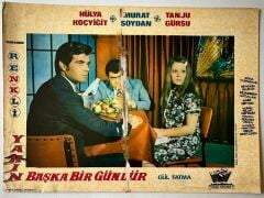 Yarın Başka Bir Gündür - Hülya Koçyiğit - Lobi Kartı