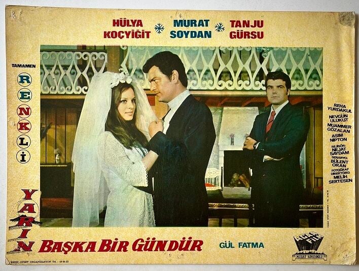 Yarın Başka Bir Gündür - Hülya Koçyiğit - Lobi Kartı