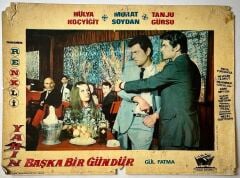 Yarın Başka Bir Gündür - Hülya Koçyiğit - Lobi Kartı