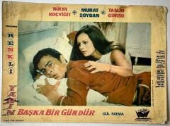 Yarın Başka Bir Gündür - Hülya Koçyiğit - Lobi Kartı