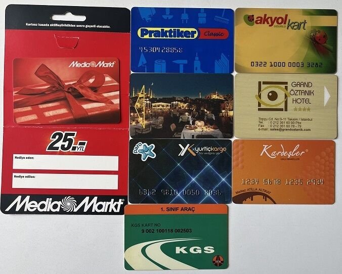 8 Adet Plastik Kartı Lotu