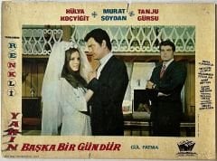Yarın Başka Bir Gündür - Hülya Koçyiğit - Murat Soydan - Tanju Gürsu - Lobi Kartı - Haliyle
