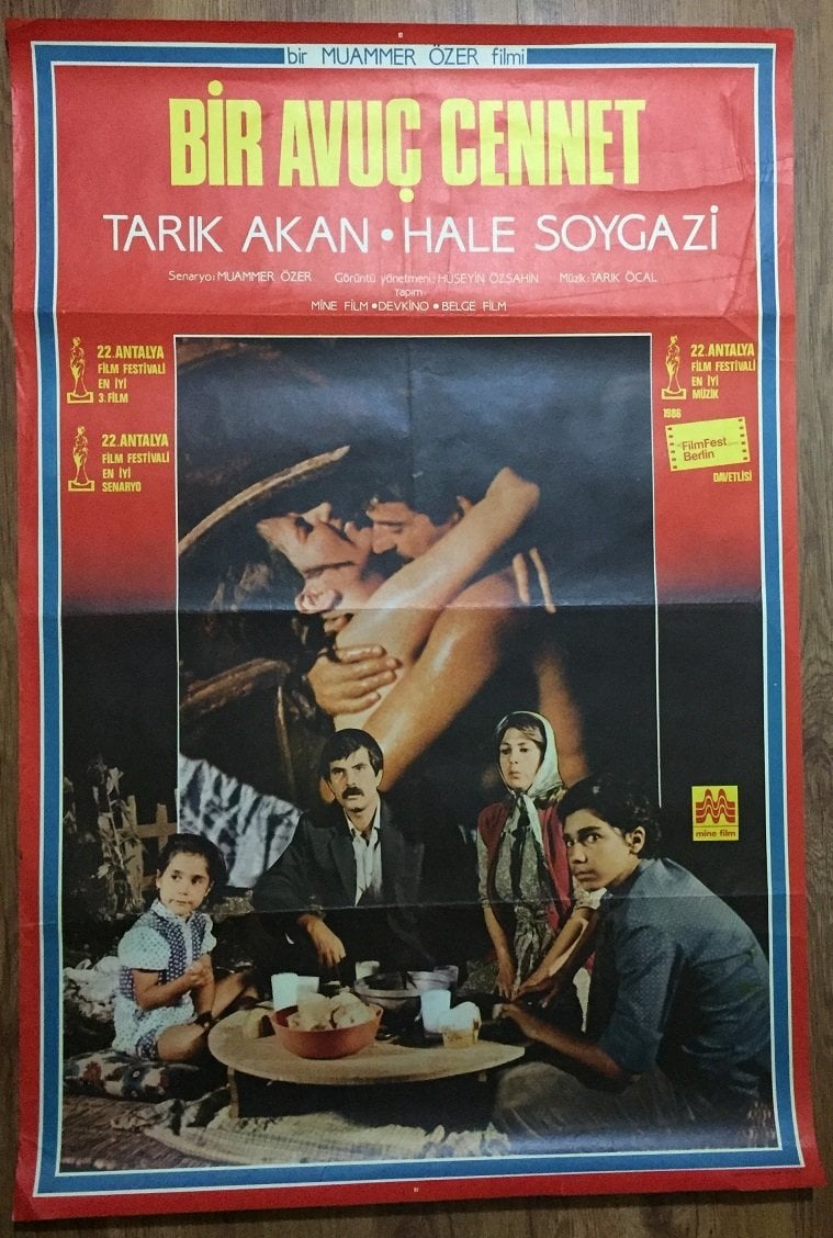 TARIK AKAN - HALE SOYGAZİ - BİR AVUÇ CENNET - FİLM AFİŞİ
