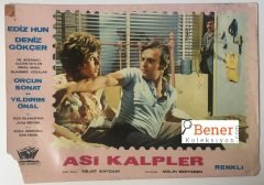 ASİ KALPLER - EDİZ HUN - DENİZ GÖKÇER LOBİ KARTI HALİYLE 6