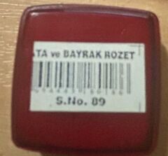 Türk Bayrağı Rozeti Mineli Kutusunda