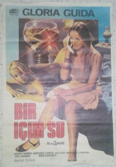 YABANCI - GLORİA GUİDA - BİR İÇİM SU - FİLM AFİŞİ