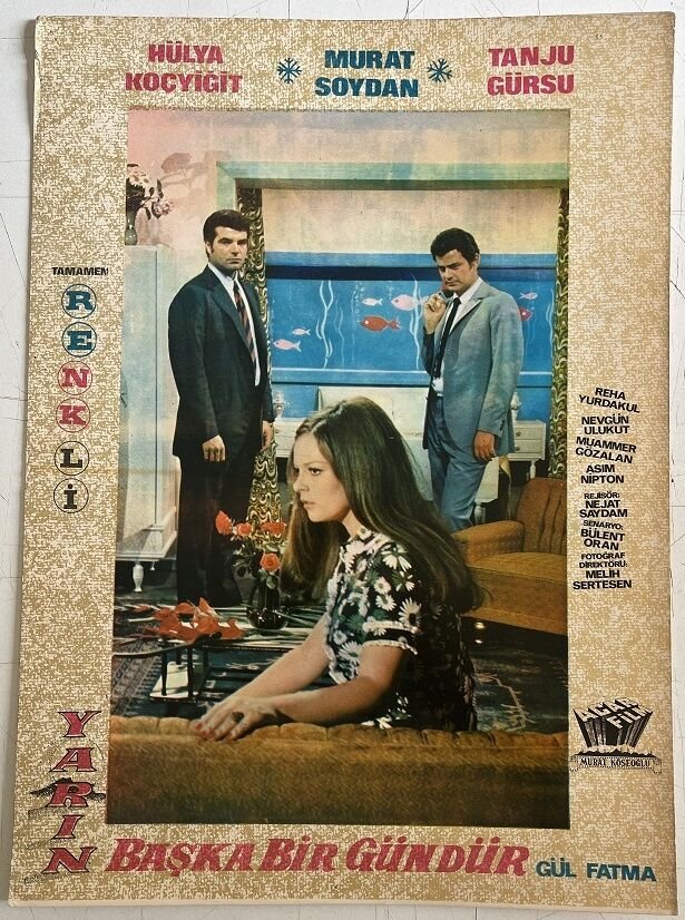 Yarın Başka Bir Gündür - Hülya Koçyiğit - Murat Soydan - Tanju Gürsu - Lobi Kartı 2