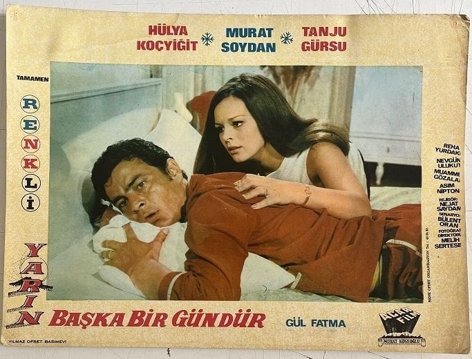 Yarın Başka Bir Gündür - Hülya Koçyiğit - Murat Soydan - Tanju Gürsu - Lobi Kartı 3