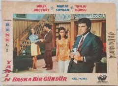 Yarın Başka Bir Gündür - Hülya Koçyiğit - Murat Soydan - Tanju Gürsu - Lobi Kartı 3