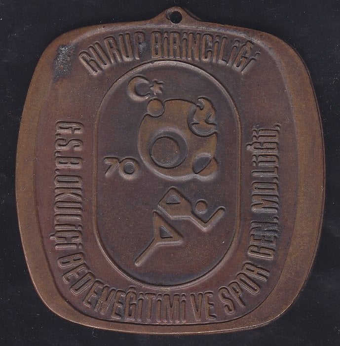 GENÇLİK VE SPOR BAKANLIĞI OKUL İÇİ GRUP BİRİNCİLİĞİ 1970 5.3 CM