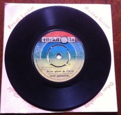 NURİ SESİGÜZEL - BİZİM GÖÇLER ŞU ELLERDE - YAŞIM 18 DE GİTTİM ASKERE