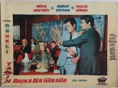 Yarın Başka Bir Gündür - Hülya Koçyiğit - Murat Soydan - Tanju Gürsu - Lobi Kartı 7